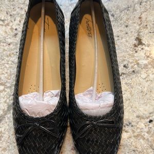 Women Black Flats